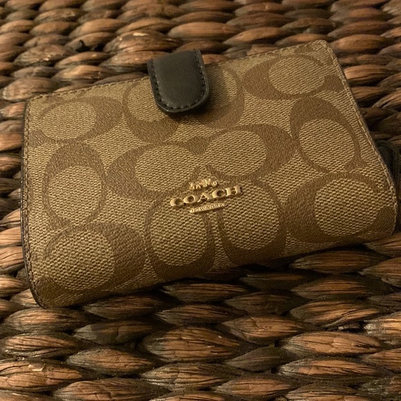 Coach Handbags - Coach Medium Corner Zip Wallet in Signature